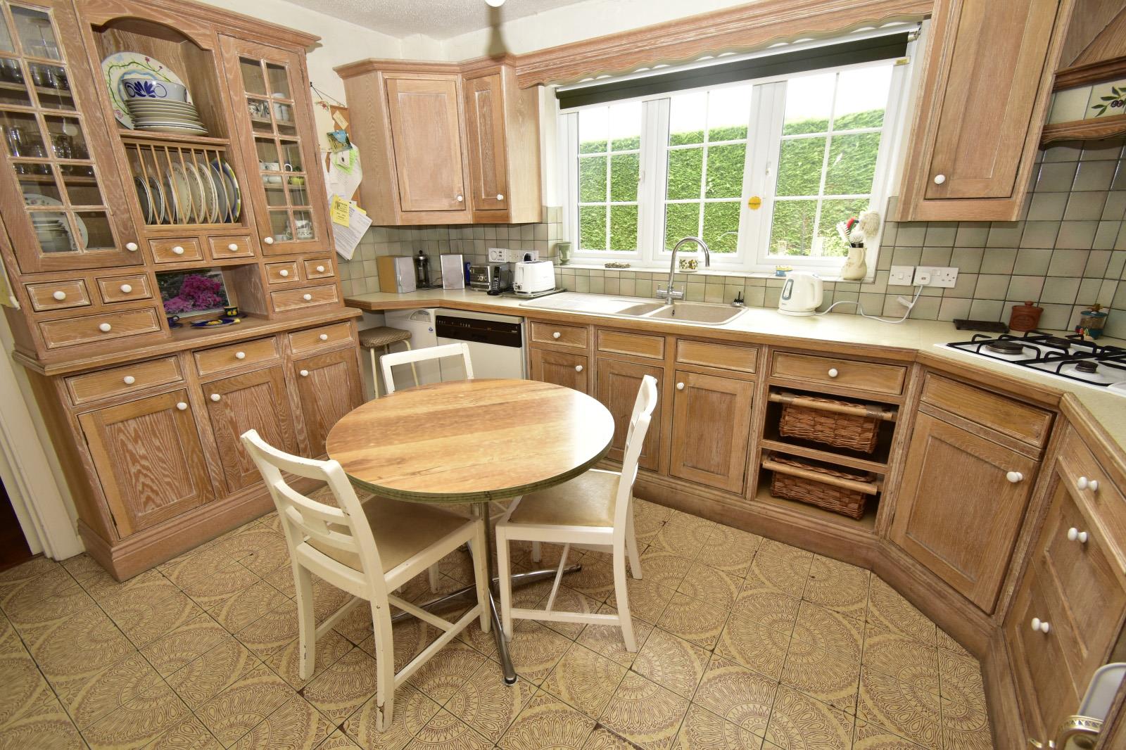 A KITCHEN.JPG